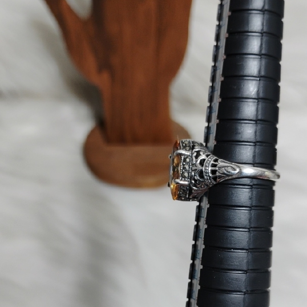 SALE! Intricate 925 Sterling Silver Marcasite & Citine Stone Ring - Picture 9 of 11